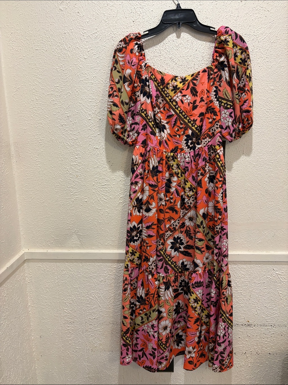 Vince Camuto Coral and Pink Floral Puff-Sleeve Midi Dress